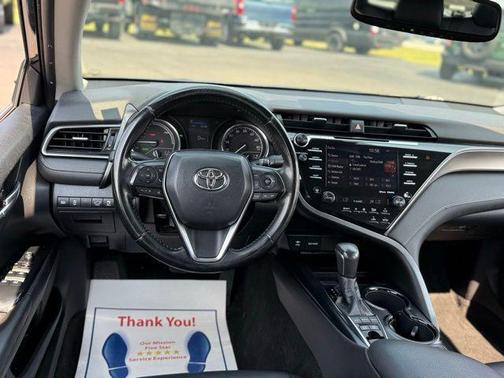 2019 Toyota Camry Hybrid SE