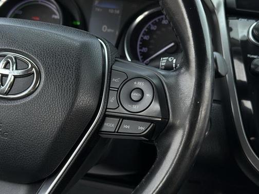 2019 Toyota Camry Hybrid SE