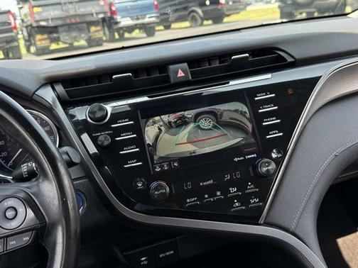 2019 Toyota Camry Hybrid SE