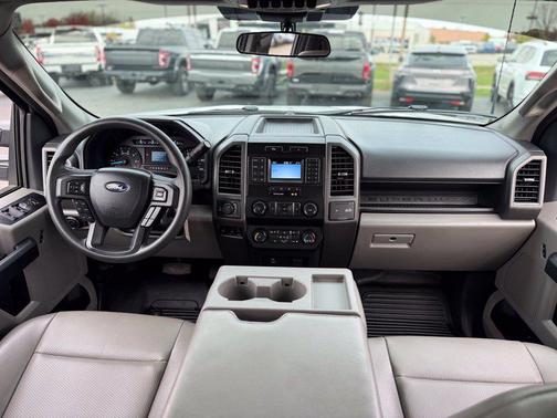 Oxford White 2022 Ford F-250 XL