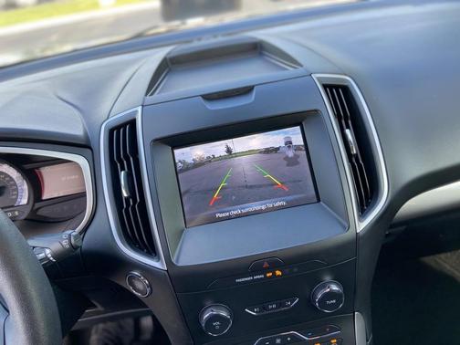 Photo 4 of 39 of 2020 Ford Edge SEL