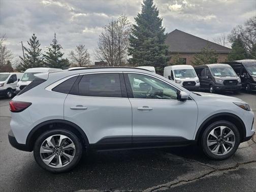 2025 Ford Escape Platinum
