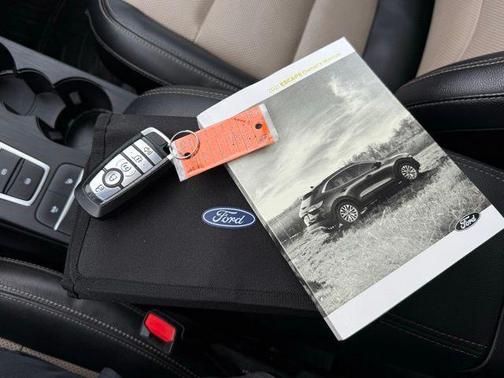 2021 Ford Escape Titanium