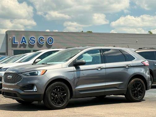 Carbonized Gray Metallic 2024 Ford Edge SEL