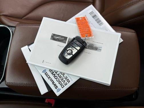 2022 Lincoln Nautilus Reserve