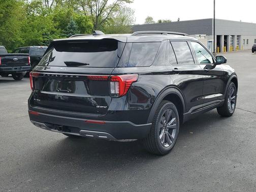 Agate Black Metallic 2026 Ford Explorer Active
