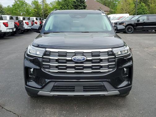 Agate Black Metallic 2026 Ford Explorer Active
