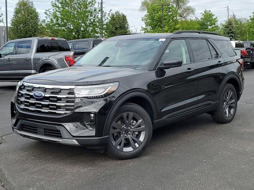 Agate Black Metallic 2026 Ford Explorer Active