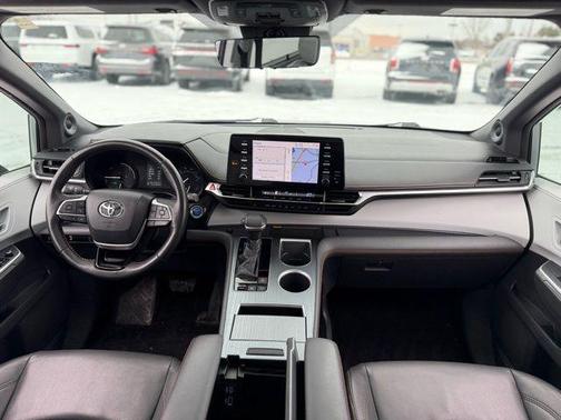 2021 Toyota Sienna XSE 7 Passenger