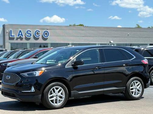 Black Metallic 2024 Ford Edge SEL