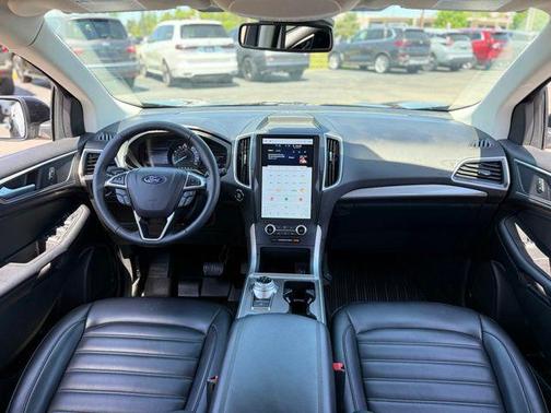 Black Metallic 2024 Ford Edge SEL