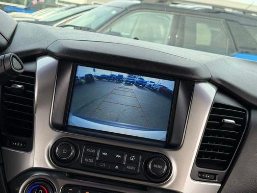 Silver Ice Metallic 2020 Chevrolet Suburban LT