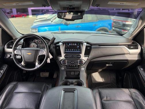 Silver Ice Metallic 2020 Chevrolet Suburban LT