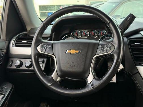 Silver Ice Metallic 2020 Chevrolet Suburban LT
