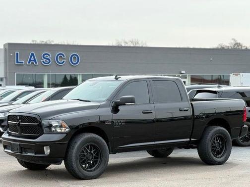Diamond Black 2021 RAM 1500 Classic SLT