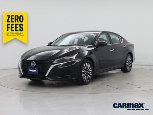 Black 2025 Nissan Altima SV