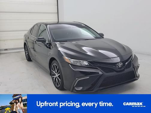 Black 2024 Toyota Camry SE