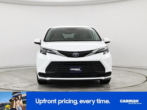 2024 Toyota Sienna LE