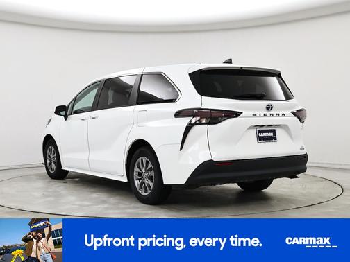 2024 Toyota Sienna LE