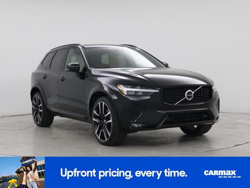 2024 Volvo XC60 B5 Ultimate Dark Theme