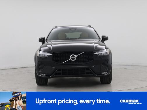 2024 Volvo XC60 B5 Ultimate Dark Theme