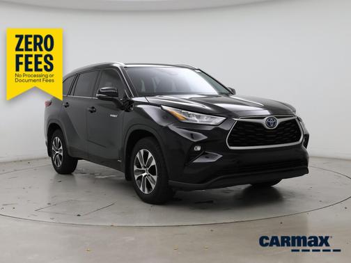 Black 2020 Toyota Highlander Hybrid XLE