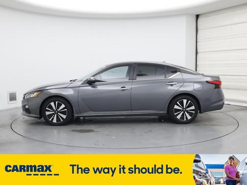 2022 Nissan Altima SV
