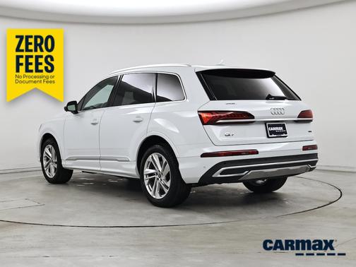 White 2023 Audi Q7 Premium