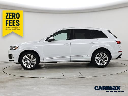 White 2023 Audi Q7 Premium