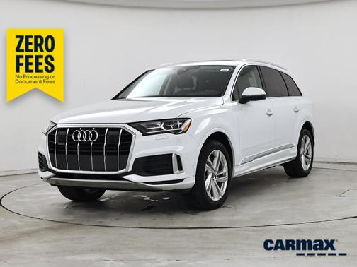White 2023 Audi Q7 Premium