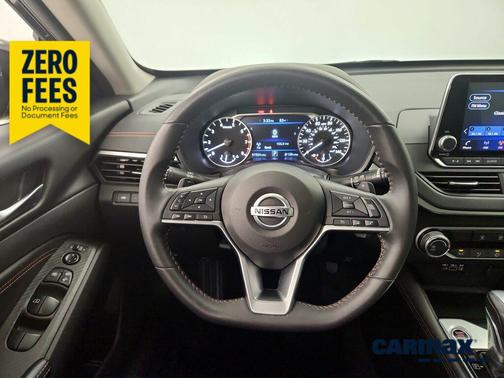 Black 2022 Nissan Altima SR
