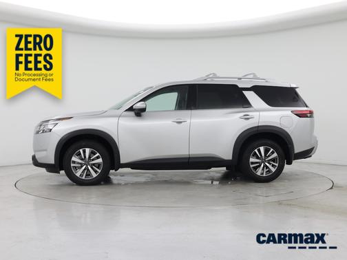 Silver 2024 Nissan Pathfinder SL