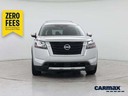Silver 2024 Nissan Pathfinder SL