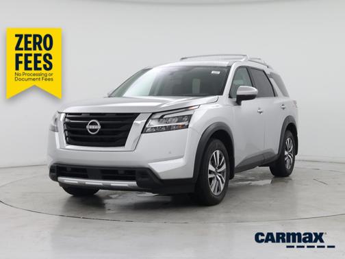 Silver 2024 Nissan Pathfinder SL