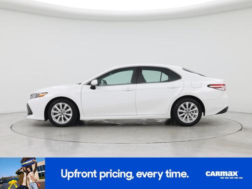 White 2018 Toyota Camry LE
