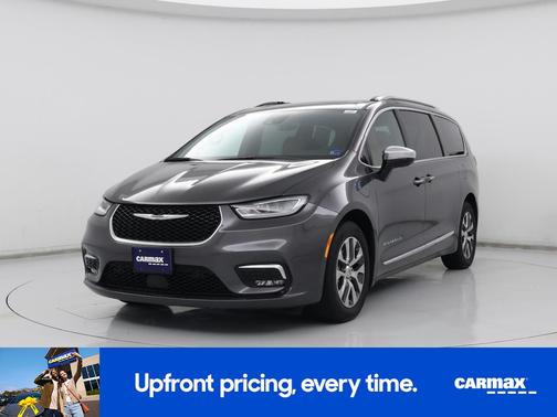 Gray 2023 Chrysler Pacifica Hybrid Pinnacle