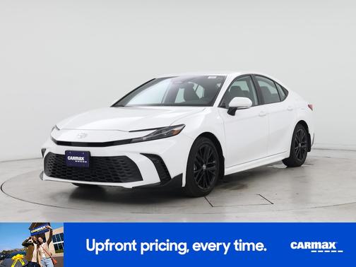 White 2025 Toyota Camry SE