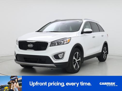White 2018 Kia Sorento EX