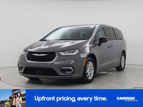 Gray 2025 Chrysler Pacifica Select