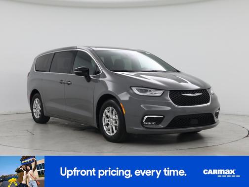 Gray 2025 Chrysler Pacifica Select