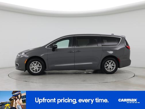 Gray 2025 Chrysler Pacifica Select