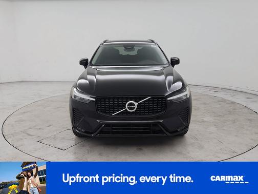 2024 Volvo XC60 B5 Core Dark Theme