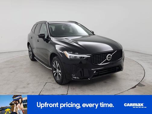 2024 Volvo XC60 B5 Core Dark Theme