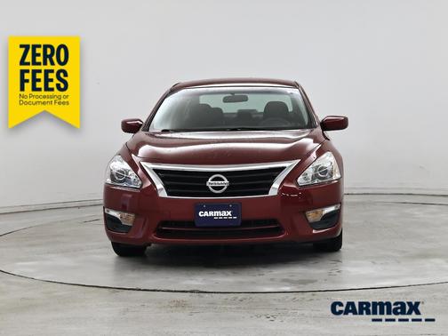 Red 2015 Nissan Altima S