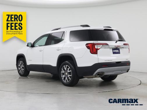 White 2023 GMC Acadia SLT