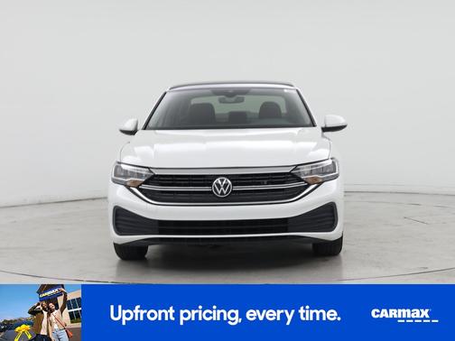 White 2023 Volkswagen Jetta SE