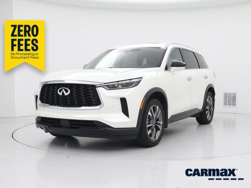 White 2023 INFINITI QX60 Luxe