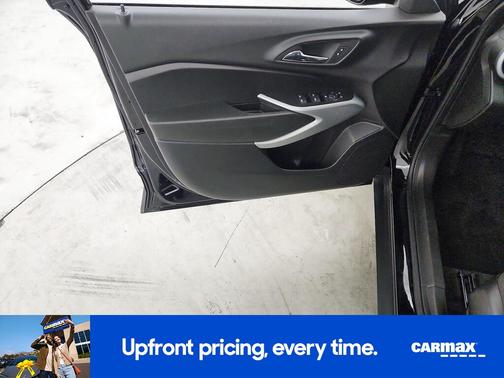 Black 2025 Chevrolet Trax 2RS