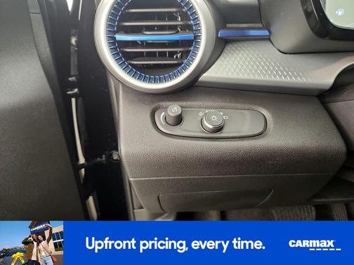 Black 2025 Chevrolet Trax 2RS
