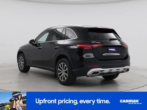 Black 2024 Mercedes-Benz GLC 300